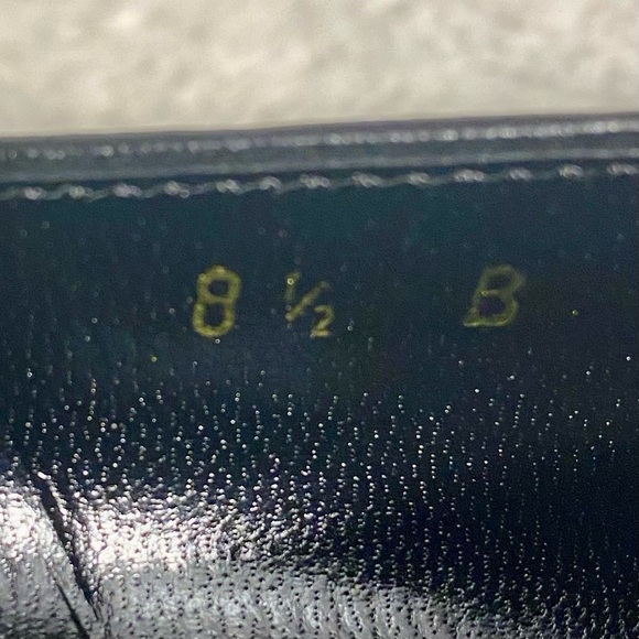 Salvatore Ferragamo Black Leather Kitten Heels Women’s Size 8.5B - Picture 11 of 12